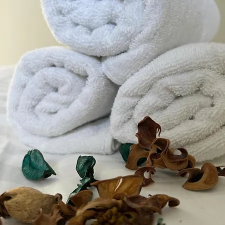 Demeure Du Vallon - D'hotes De Charme * Azerat