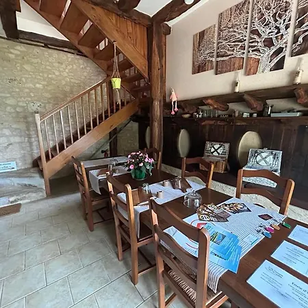 Couette-café Demeure Du Vallon - D'hôtes De Charme