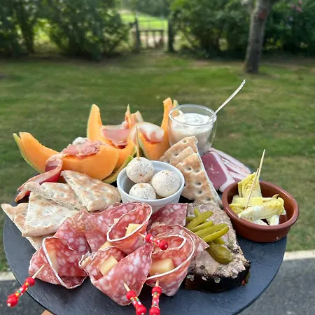 Couette-café Demeure Du Vallon - D'hôtes De Charme 3*