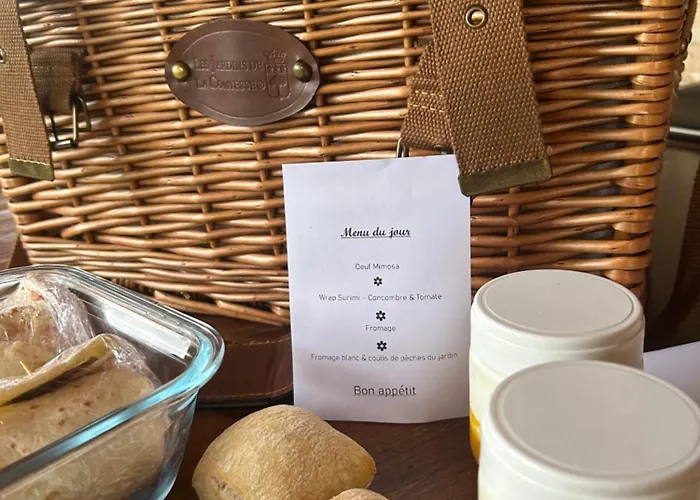 Demeure Du Vallon - D'hotes De Charme 3* Azerat