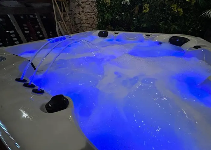 Demeure Du Vallon - D'hotes De Charme 3* Azerat