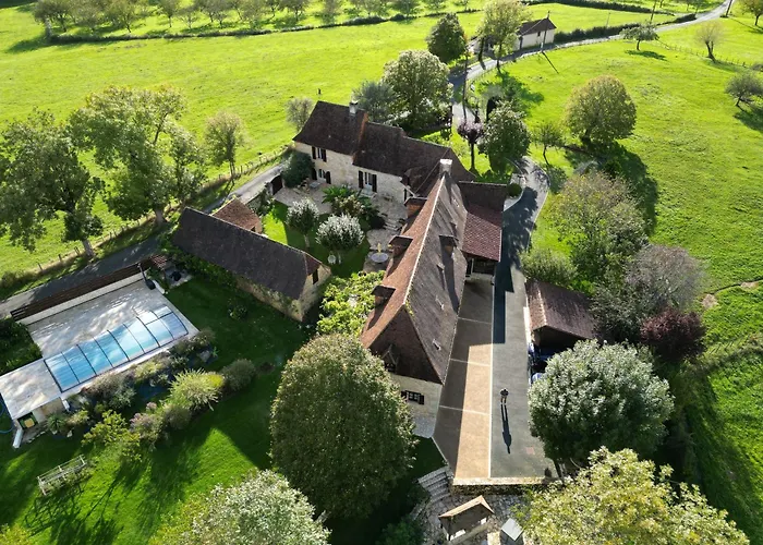 Demeure Du Vallon - D'hotes De Charme 3* Azerat